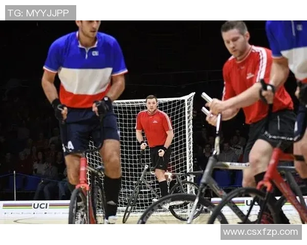 足球明星骑单车趣味合集视频展现运动员另一面风采与乐趣